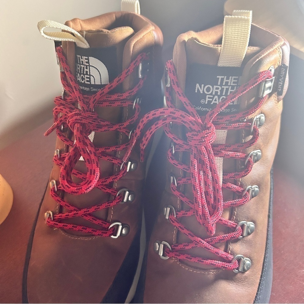 The North Face | Back to Berkley Mid Waterproof Boot (8.5) - Picture 2 of 6